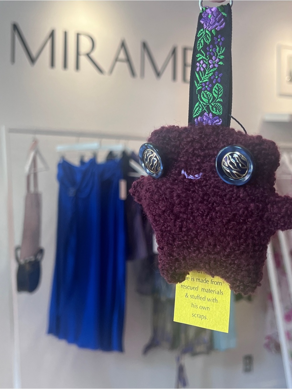 Mirame Que - The Bag Charm Maroon Key Ring Sustainable Rescued No Waste Friend